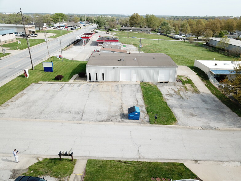 Primary Photo Of 909 N Scott Ave, Belton Warehouse For Sale