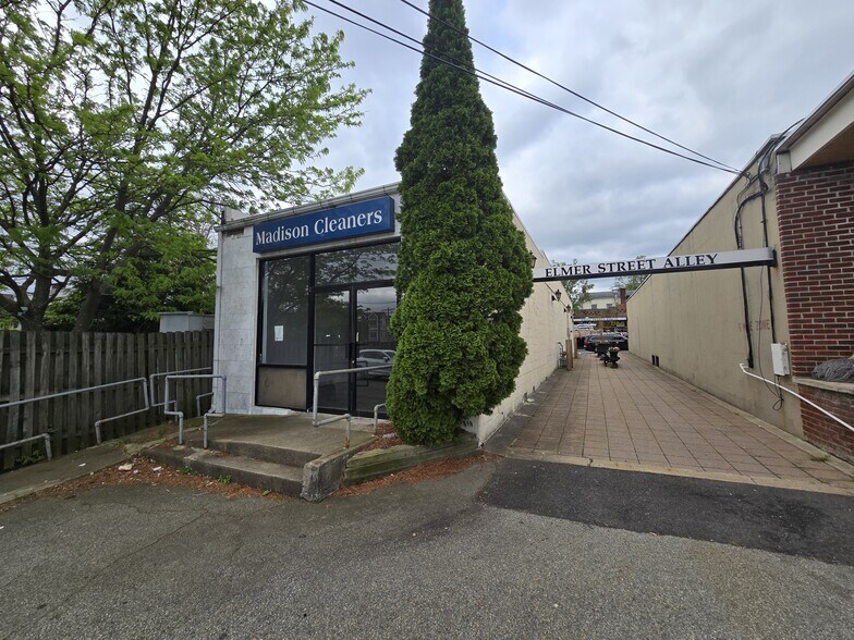 More Photos Of 88 Main St, Madison Freestanding For Sale