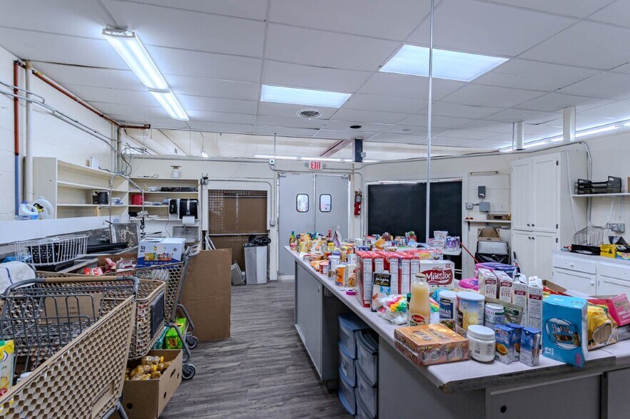 More Photos Of 234 Cedar St, Tigerton Supermarket For Sale