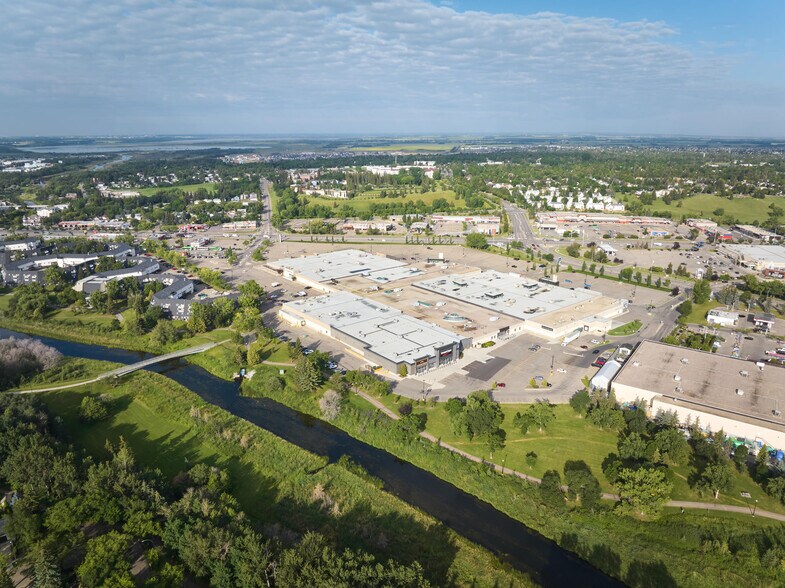 More Photos Of 375 St Albert Trl, St. Albert Department Store For Lease