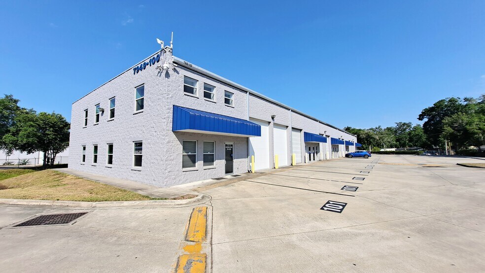 More Photos Of 7949 Atlantic Blvd, Jacksonville Light Distribution For Lease