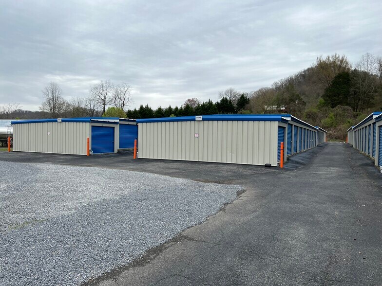 Primary Photo Of 1986 Highway 126, Bristol Self Storage For Sale