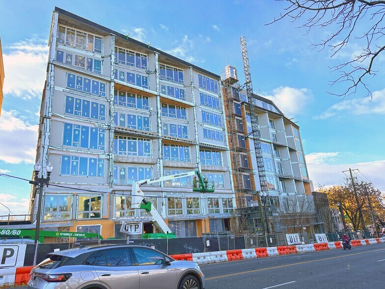 More Photos Of 4620 Wisconsin Ave NW, Washington Apartments For Sale