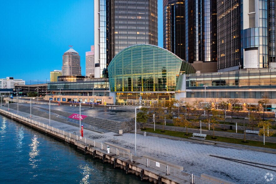 More Photos Of 400 Renaissance Ctr, Detroit Coworking Space