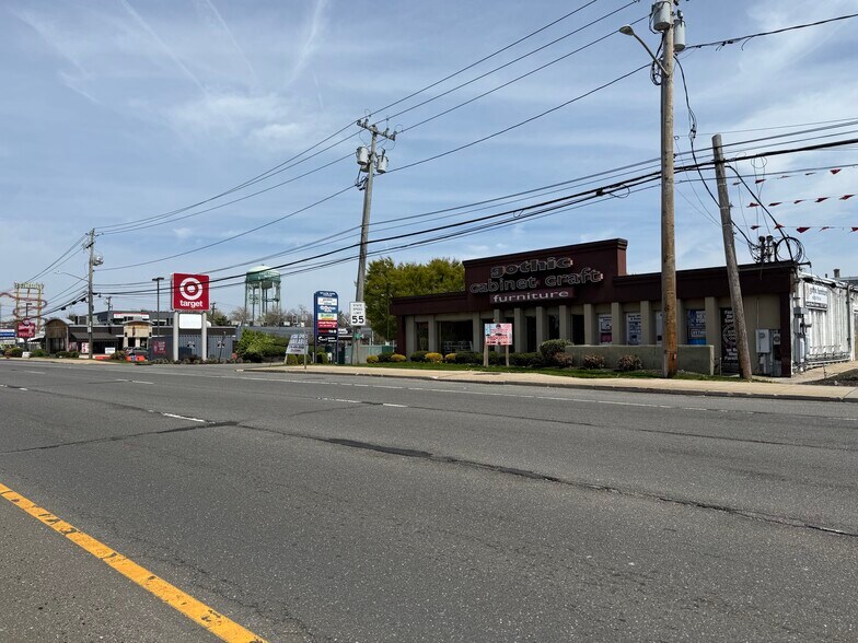 More Photos Of 2119 Broadhollow Rd, Farmingdale Storefront For Sale