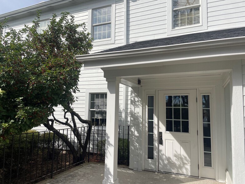 More Photos Of 473 Dunham Rd, St Charles Loft Creative Space For Lease