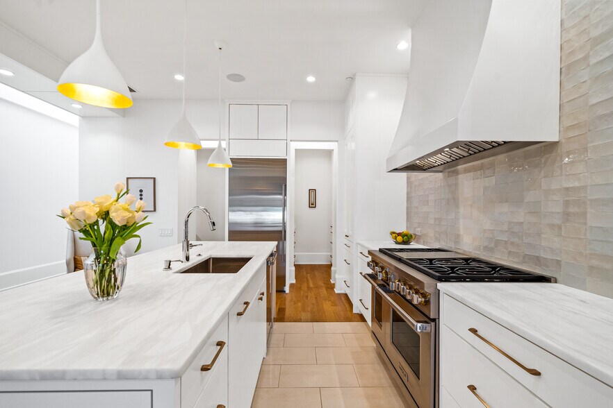 More Photos Of 152 N Section St, Fairhope Storefront Retail Residential For Sale