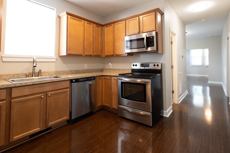 More Photos Of 783 Meeting St, Charleston Office For Lease