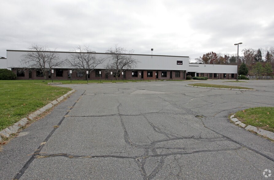 More Photos Of 220 Brooks St, Worcester Warehouse For Lease