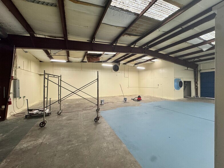 More Photos Of 2385 Corbett St, Jacksonville Warehouse For Lease