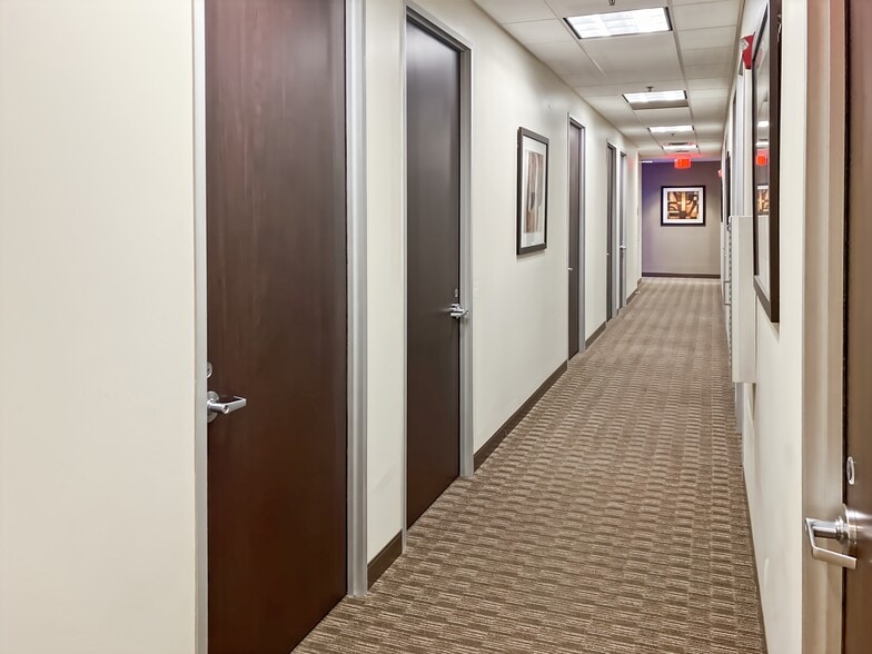 More Photos Of 100 Bull St, Savannah Coworking Space