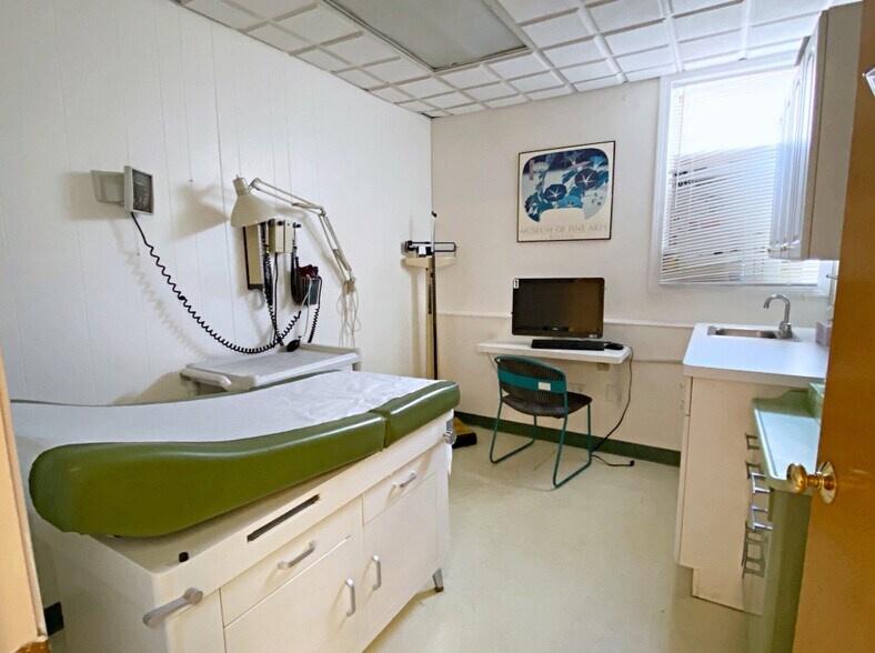 More Photos Of 25 Lowell St, Wilmington Loft Creative Space For Sale