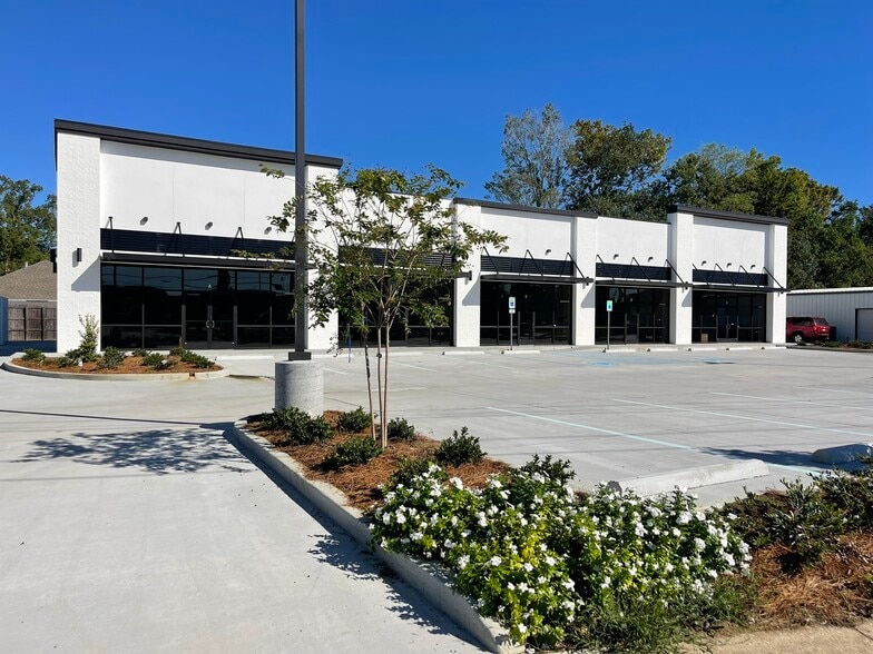 More Photos Of 13211 Coursey Blvd, Baton Rouge Storefront For Lease