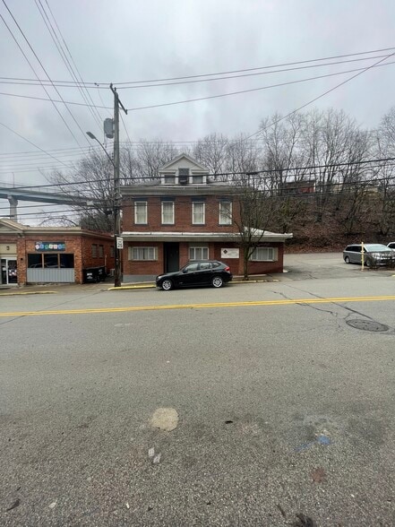 More Photos Of 3313 Brighton Rd, Pittsburgh Funeral Home For Sale