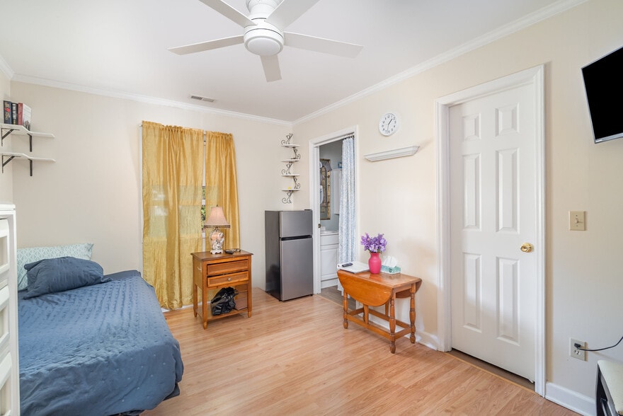 More Photos Of 2415A-2415B-2441 S Center St, Hickory Assisted Living For Sale