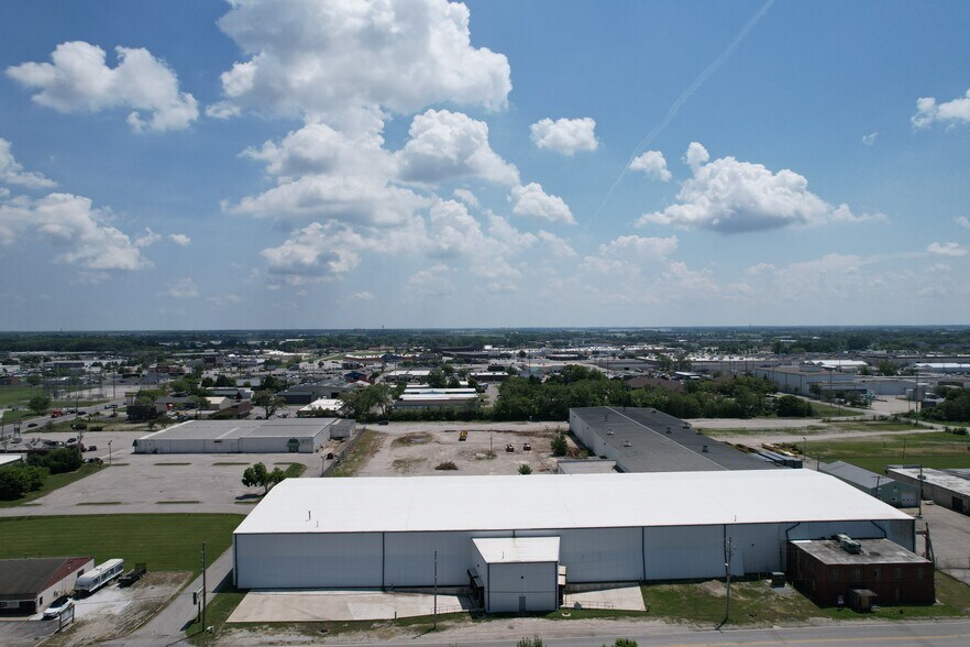 More Photos Of 2341 30th St, Lafayette Industrial For Lease