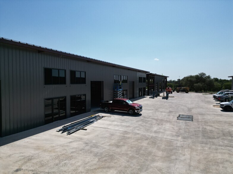 More Photos Of 7000 Airport Rd, Georgetown Light Distribution For Sale