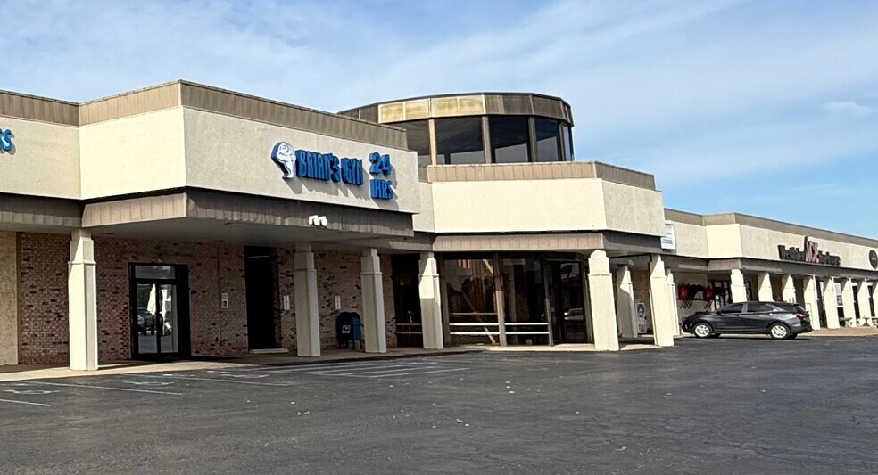 Primary Photo Of 1010 1/2 Thompson Blvd, Sedalia General Retail For Lease