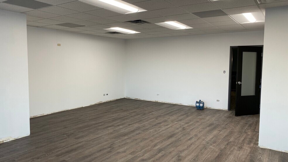 More Photos Of 6851 S Holly Cir, Centennial Office For Lease