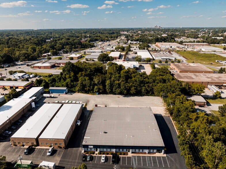 More Photos Of 510 Corliss St, Greensboro Light Manufacturing For Lease