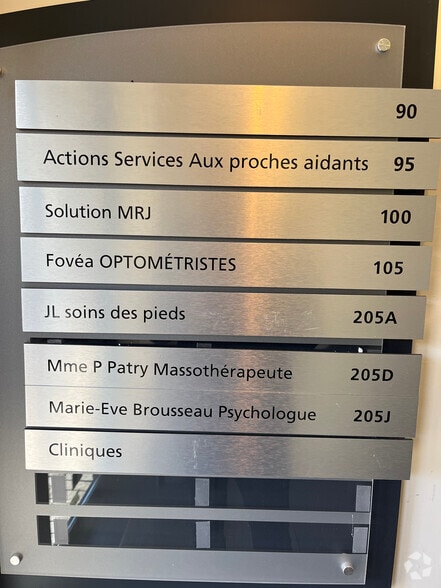 More Photos Of 2160 Ch Du Tremblay, Longueuil Medical For Lease