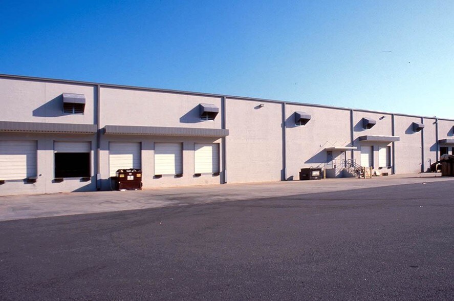 More Photos Of 1440 Lakes Pky, Lawrenceville Warehouse For Lease