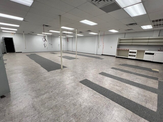 More Photos Of 6101 43rd St, Lubbock Storefront For Lease