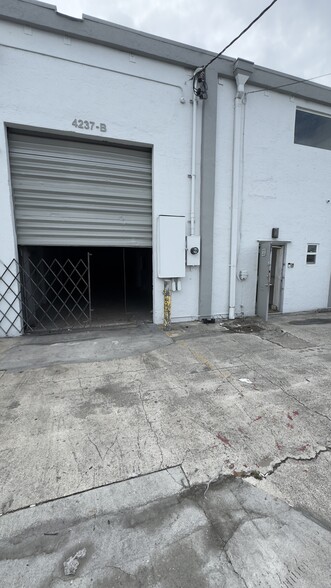More Photos Of 4201-4250 NW 37th Ct, Miami Warehouse For Lease