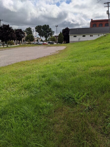 More Photos Of 118 W Portage Ave, Sault Sainte Marie Land For Sale