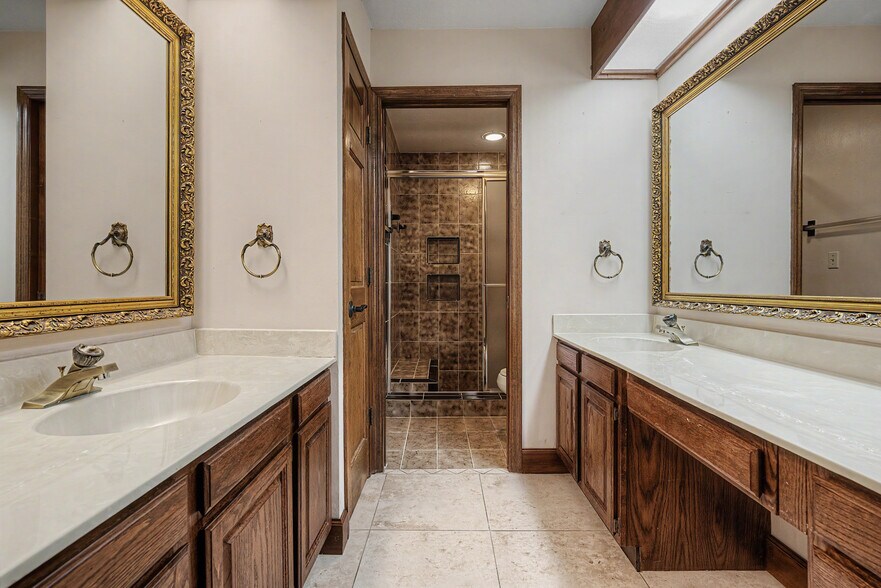 More Photos Of 2160 Laurence Dr, Clearwater Office For Sale