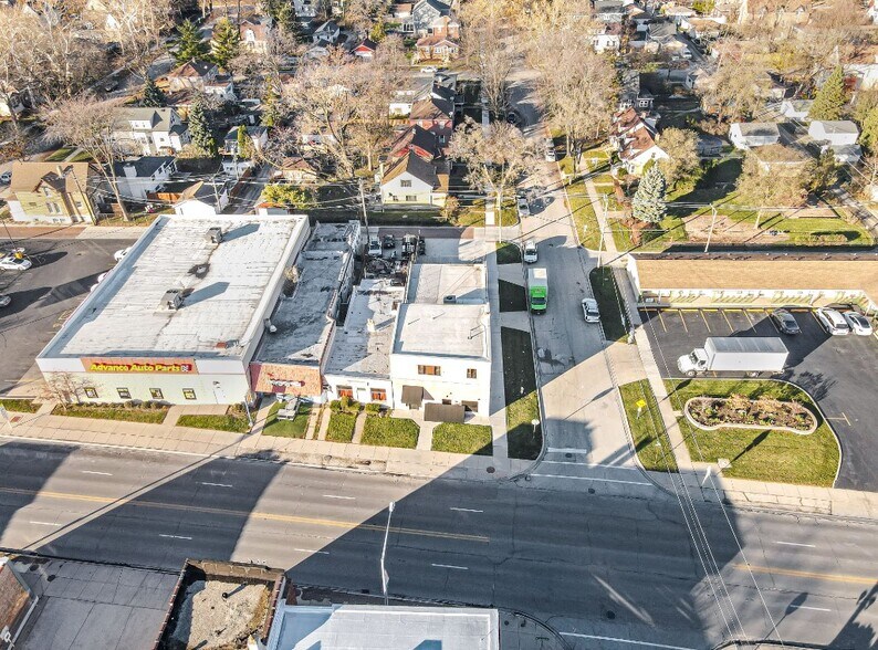 More Photos Of 9300 W Ogden Ave, Brookfield Office For Sale