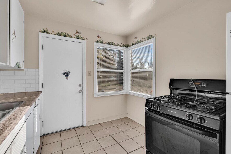 More Photos Of 1146 N Monroe St, Stockton Apartments For Sale