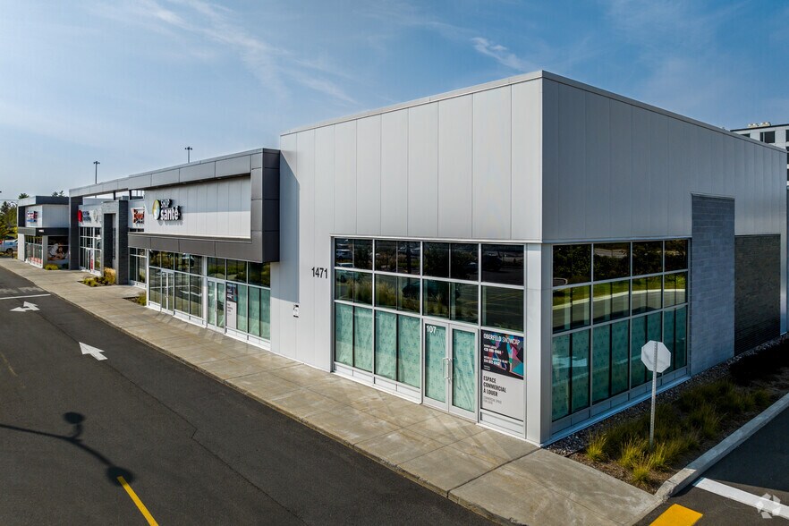 More Photos Of 1425 Boul Michèle-Bohec, Blainville Unknown For Lease