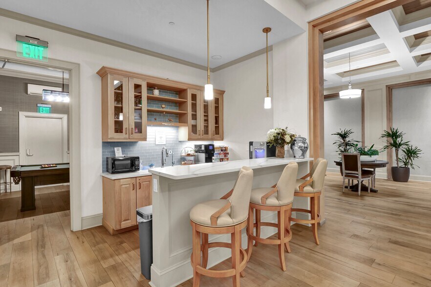 More Photos Of 240 N Water St, Wilmington Specialty For Sale