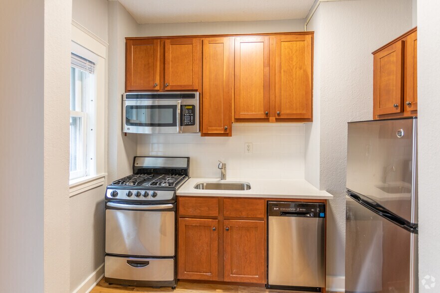 More Photos Of 117-127 W Grant St, Minneapolis Apartments For Lease