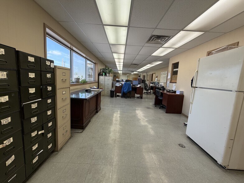 More Photos Of 2026 W Malone Ave, San Antonio Warehouse For Sale