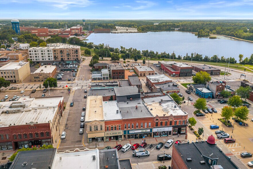 More Photos Of 927 Main St, Stevens Point Storefront Retail Residential For Sale