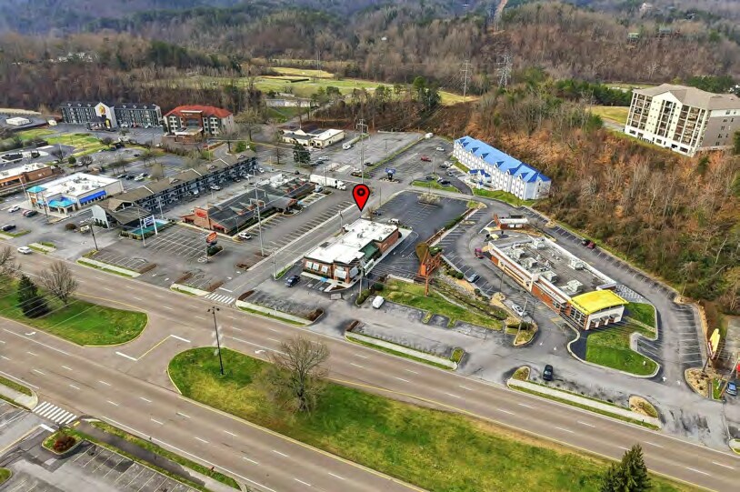 More Photos Of 3584 Parkway, Pigeon Forge Restaurant For Lease
