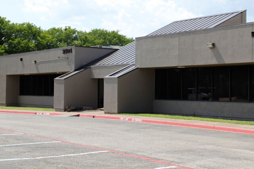 More Photos Of 2501 Avenue J, Arlington Office For Lease