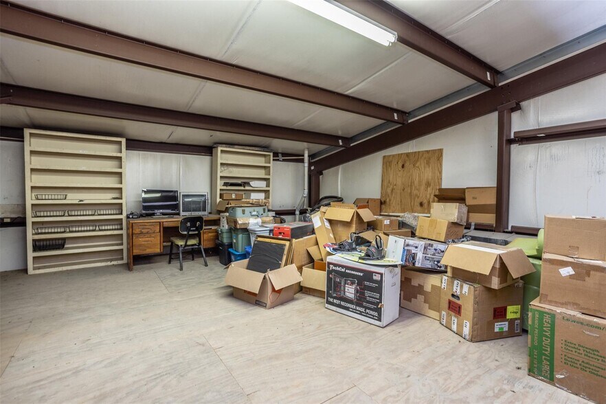 More Photos Of 510 Locust St, Whitesboro Service For Lease