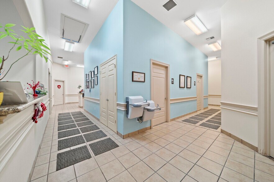 More Photos Of 26 Professional Park Dr, Webster Office For Sale