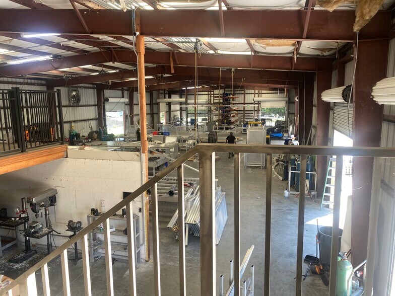 More Photos Of 11331 Distribution Ave E, Jacksonville Warehouse For Sale