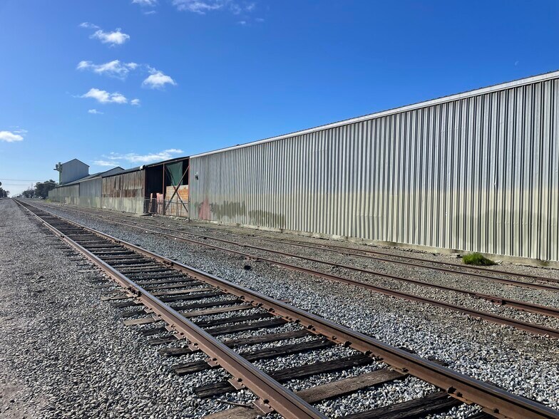 More Photos Of 420 S 2nd St, Patterson Warehouse For Lease