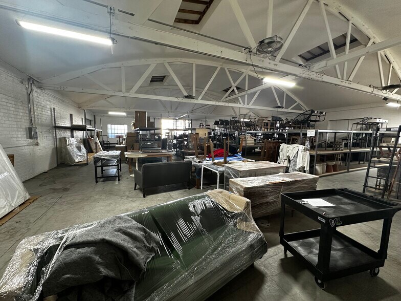 More Photos Of 701 W Broadway, Glendale Industrial For Sale