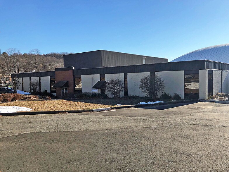 More Photos Of 60 Shelter Rock Rd, Danbury Warehouse For Lease