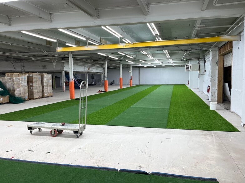 More Photos Of 1301 Saw Mill Run Blvd, Pittsburgh Warehouse For Sale