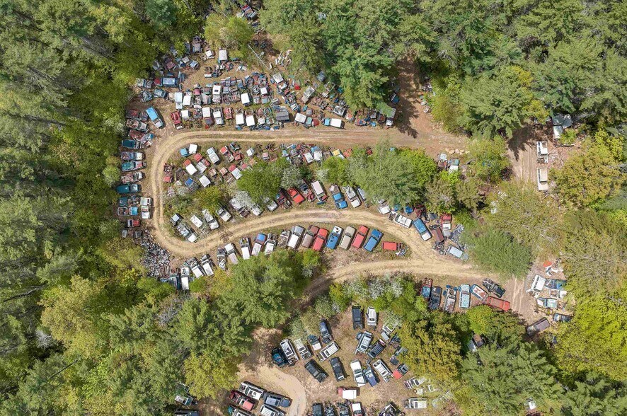 More Photos Of 12 Land Cruiser Dr, Sullivan Distribution For Sale