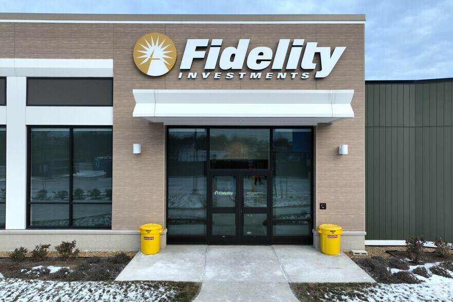 More Photos Of 152 Endicott St, Danvers Bank For Sale