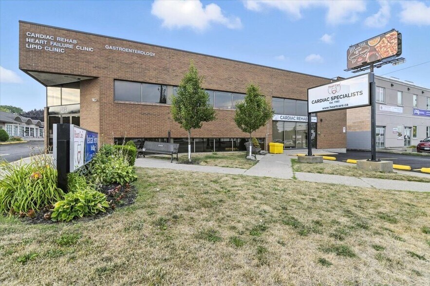 More Photos Of 372 King St, Oshawa Medical For Lease