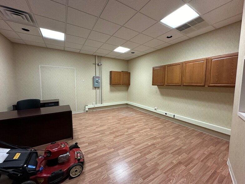 More Photos Of 11 Murray Street, Glens Falls Medical For Sale